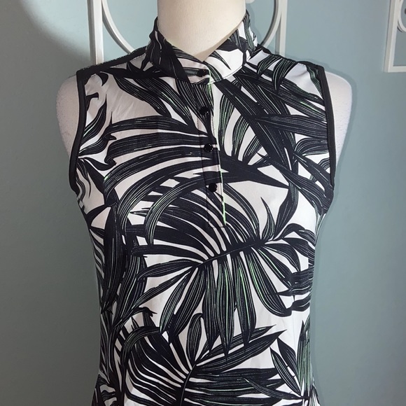 Like new TAIL- SLEEVELESS golf palm leaf DRESS - Picture 3 of 10